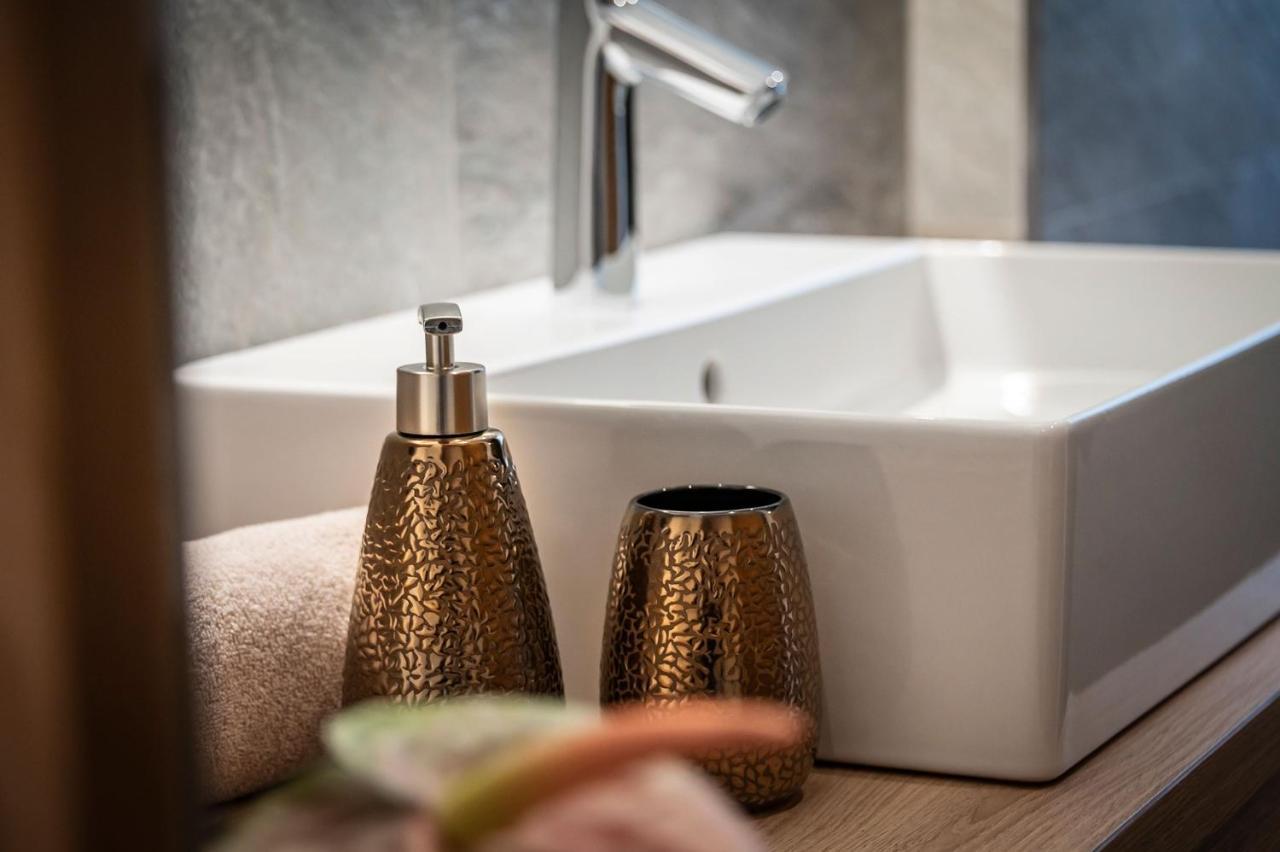 Mesnerhof Apartment Valles Ngoại thất bức ảnh